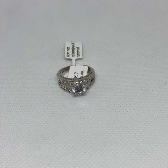 Simulated diamond with silvertone ring J-4 - Picture 3 of 6
